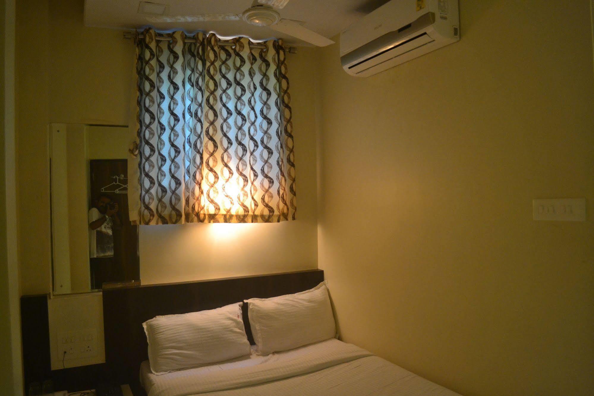 Airport Metro Hotel Mumbai Kültér fotó